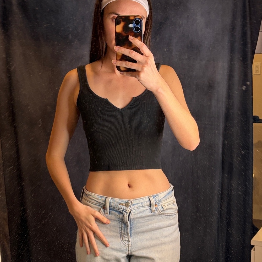 Brandy Melville Black Women's Ribbed Crop Top